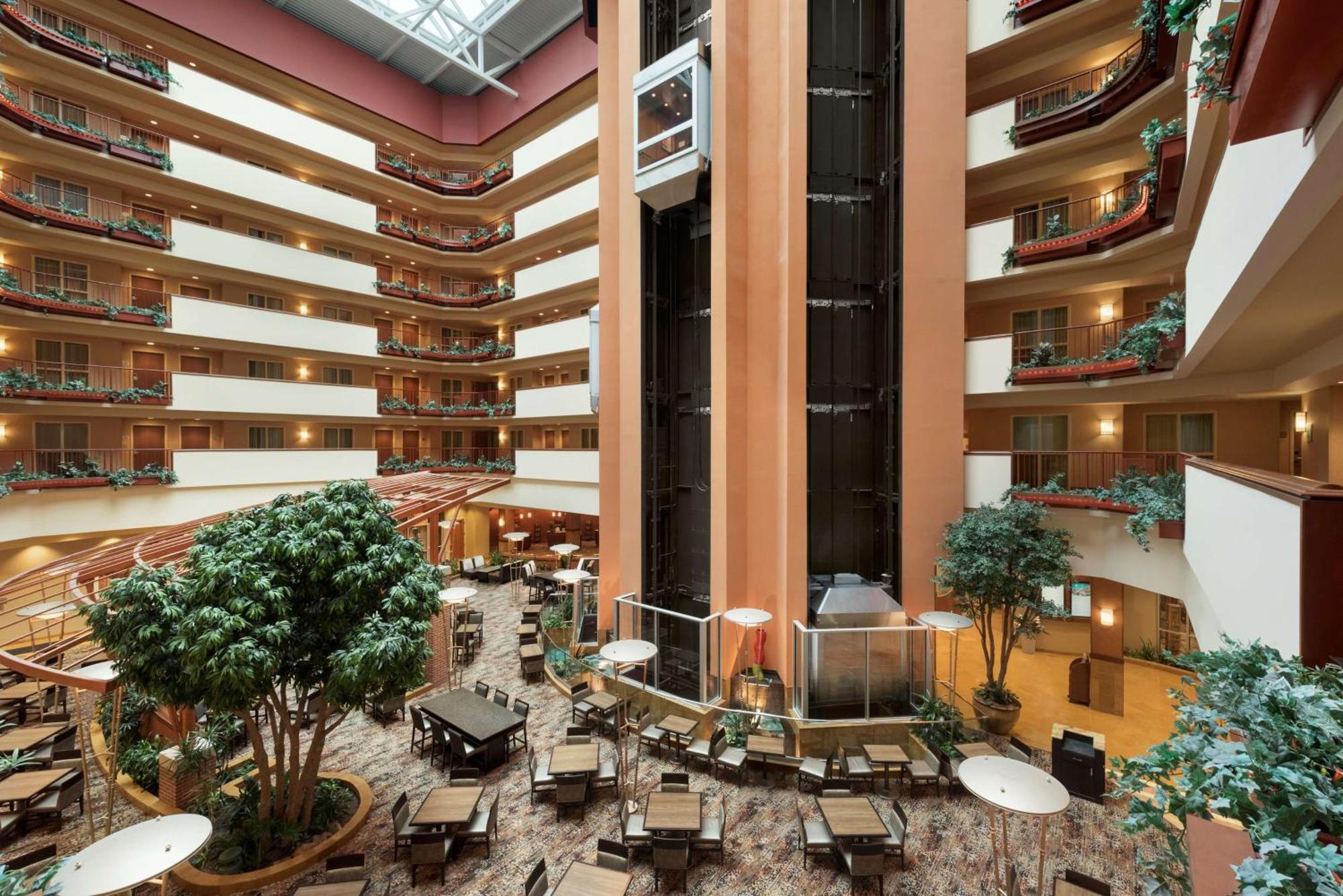 Embassy Suites Omaha- La Vista/ Hotel & Conference Center Exterior photo